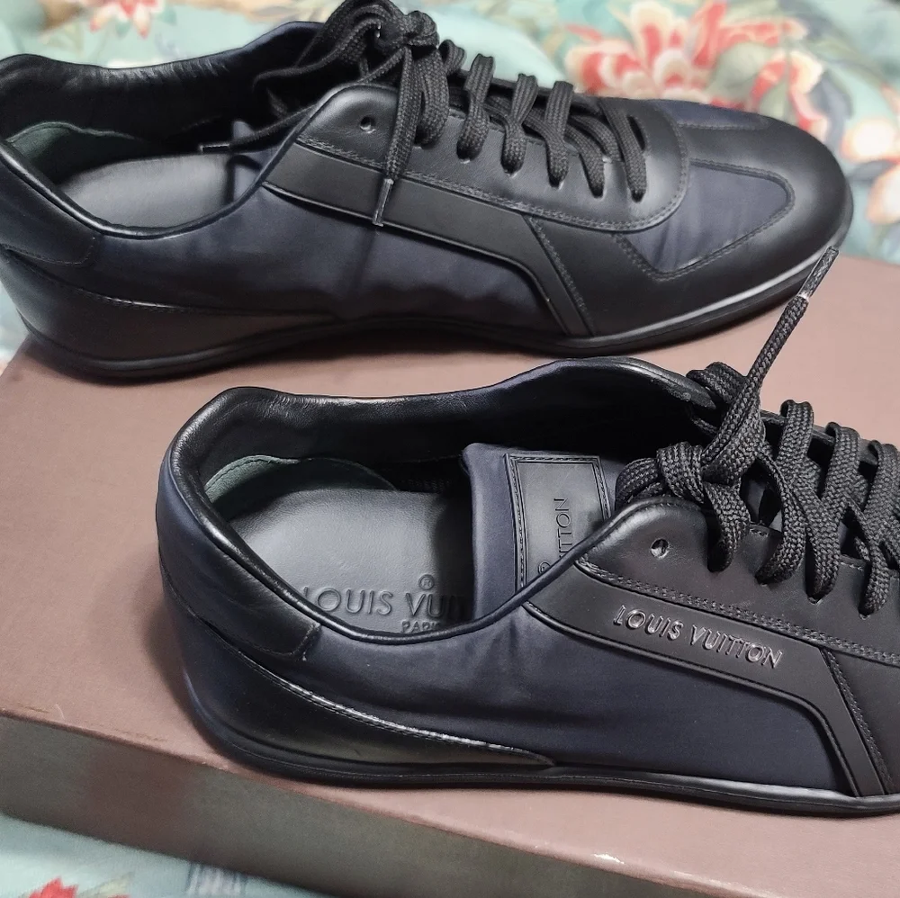 Men's all black Louis Vuitton Sneakers - Picture 5 of 10